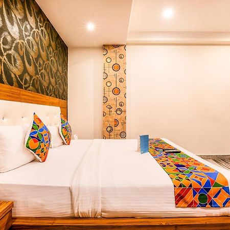 Fabhotel Shoba Estate Delhi Airport Нью-Дели Экстерьер фото