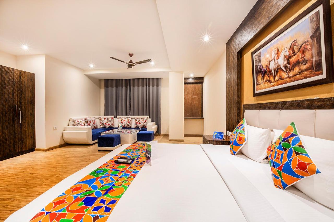 Fabhotel Shoba Estate Delhi Airport Нью-Дели Экстерьер фото